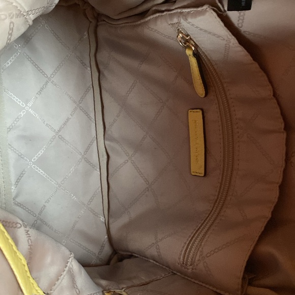 Michael Kors, yellow backpack with gold chain accent - Picture 14 of 14